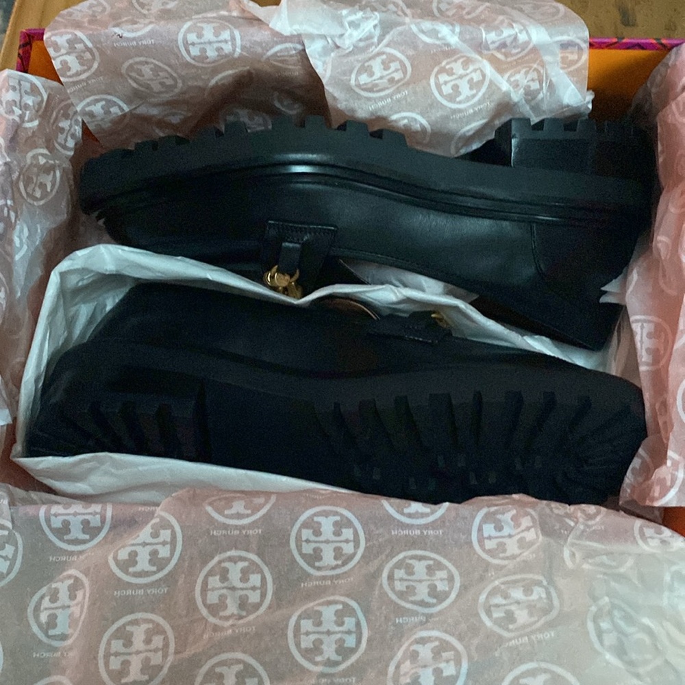 Tory Burch Black Leather Loafers with Gold Chain Accent - Picture 9 of 11